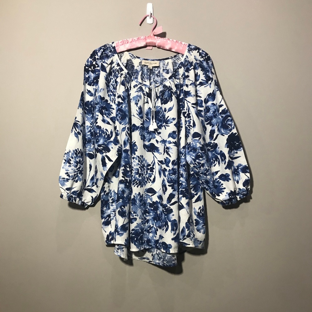 Jones New York blue floral top w/drawstring neck